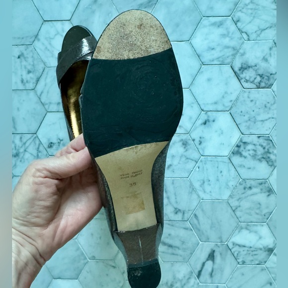 Gorgeous Taryn Rose pewter heels, size 38 (8) and in near perfect condition. - Picture 7 of 10